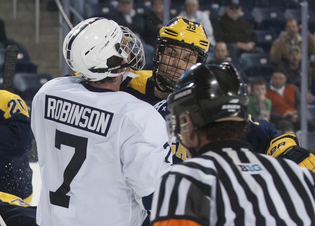 Men's Hockey, Michigan, James Robinson (7)